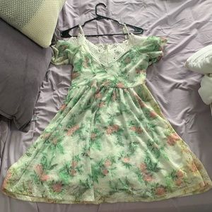 Size M short summer dress